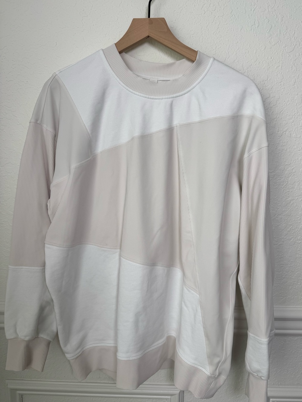 lululemon athletica Women's Two-Tone Cream and White Crew Sweatshirt M Oversized